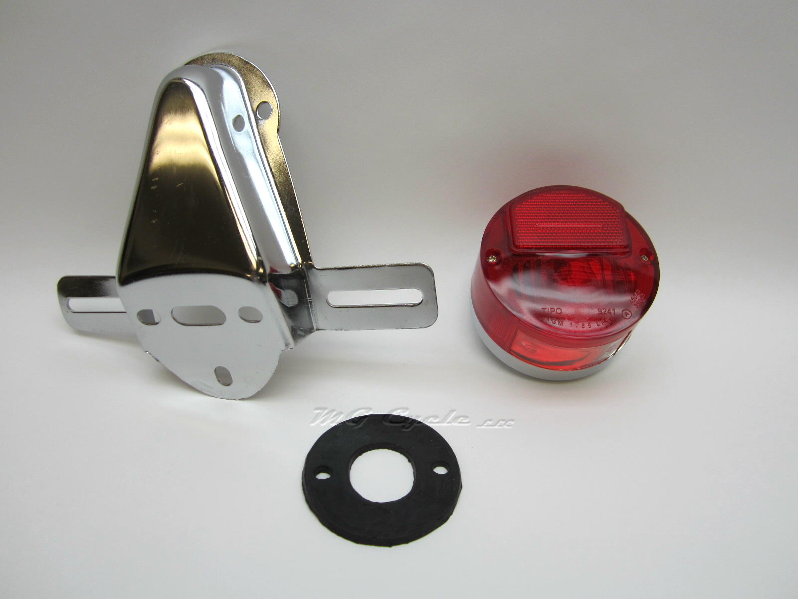 tail light assembly with chrome fender mount