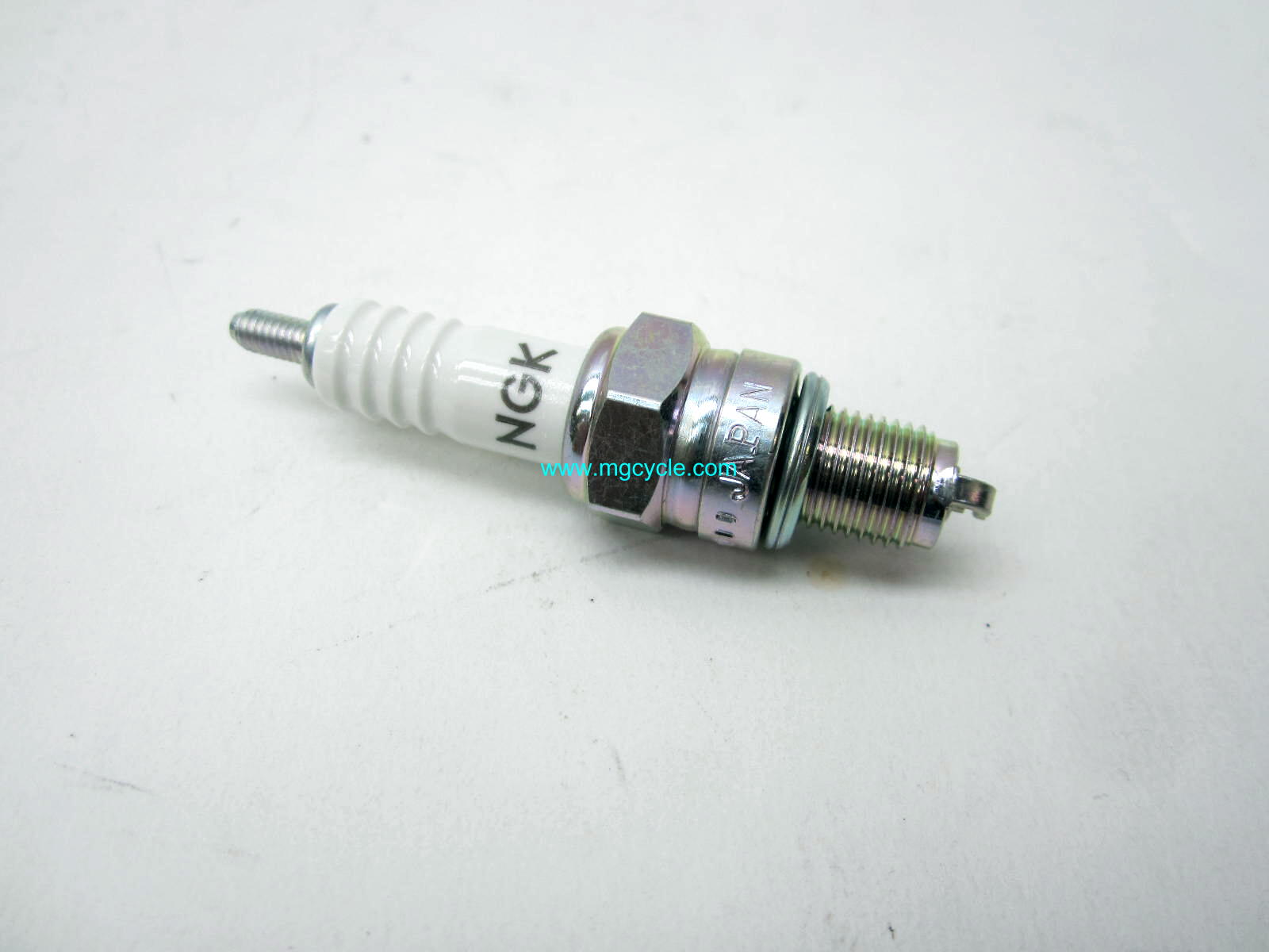 NGK C8HSA spark plug, V65 Lario - Click Image to Close