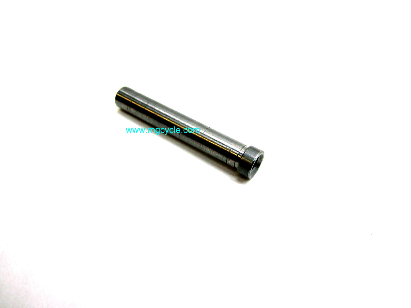 Oil pipe locating pin in rear main bearing GU12011700