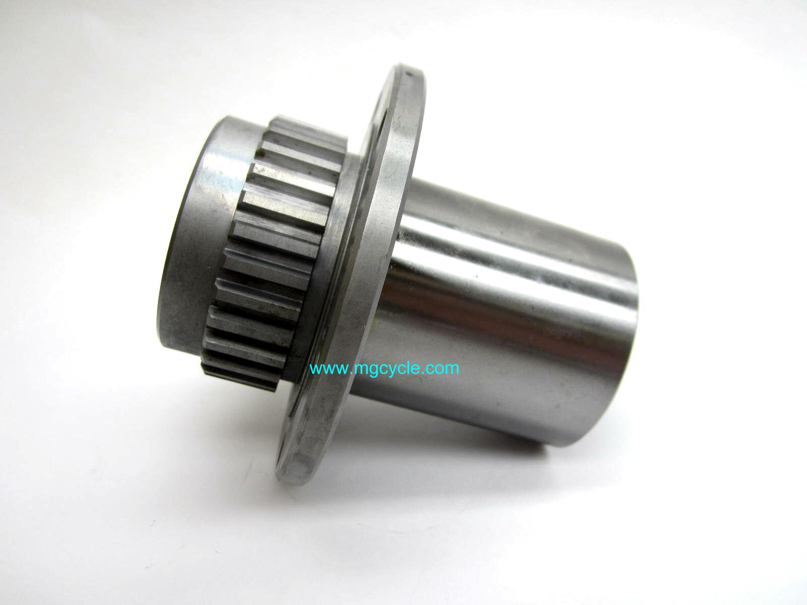 Wheel hub with drive spline, V700 Ambassador Eldorado V7 Sport