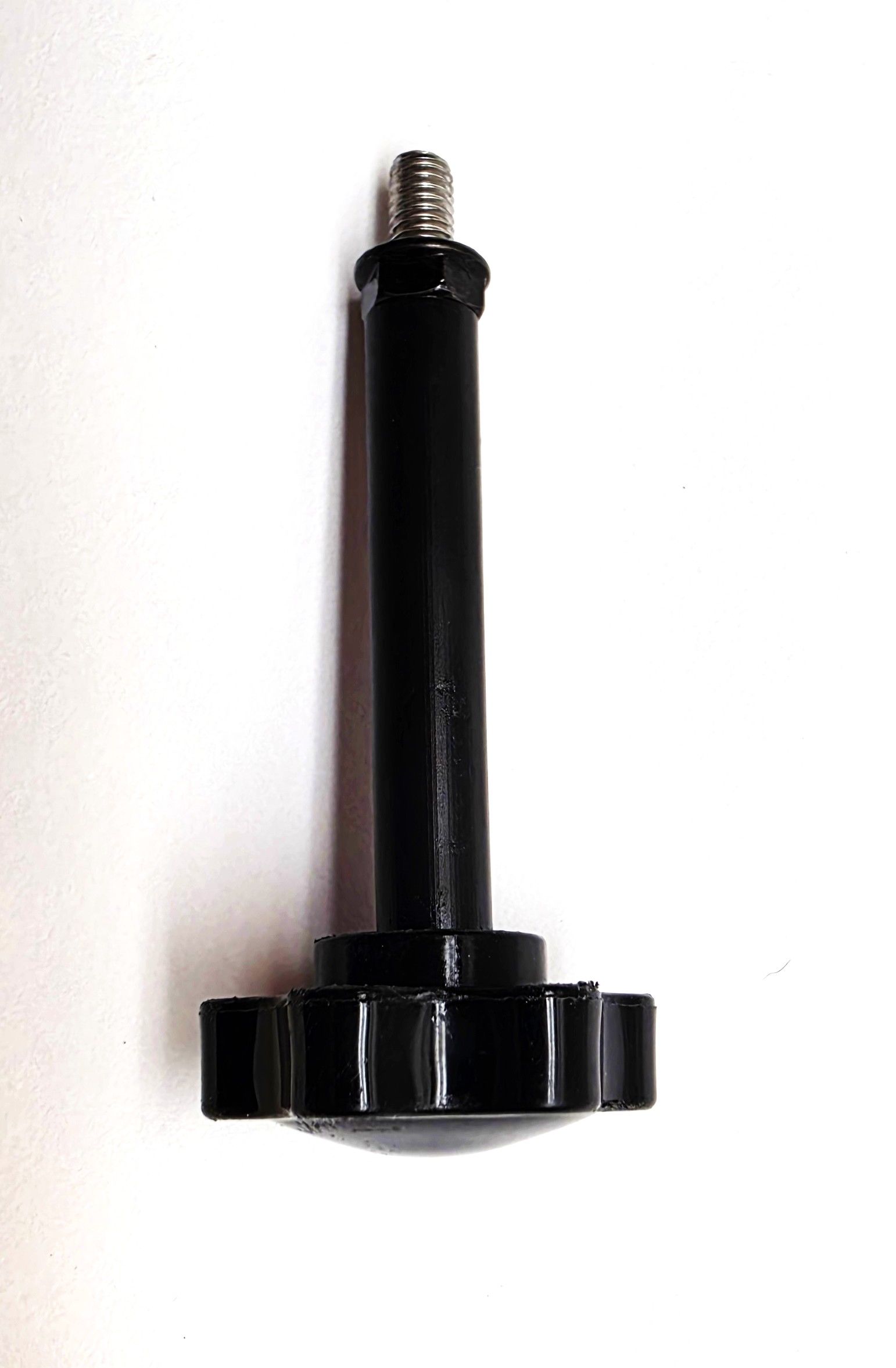 Thumb screw set for battery covers: V700 Ambassador Eldorado