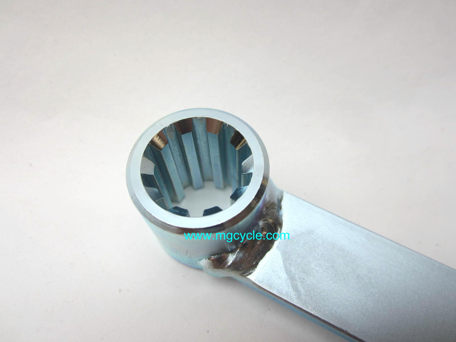 5 speed transmission output shaft holding tool GU12907100 - Click Image to Close