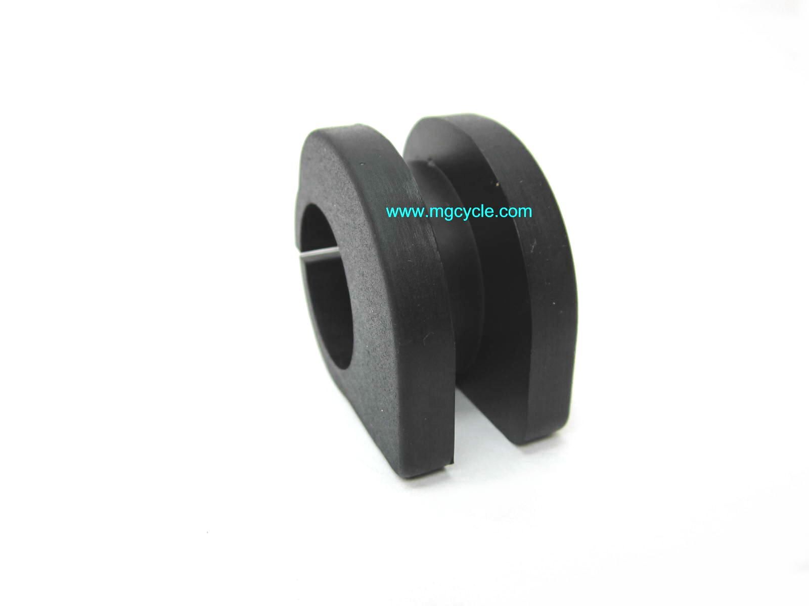 Fuel tank rubber rest, rear of fuel tank GU14109000 - Click Image to Close