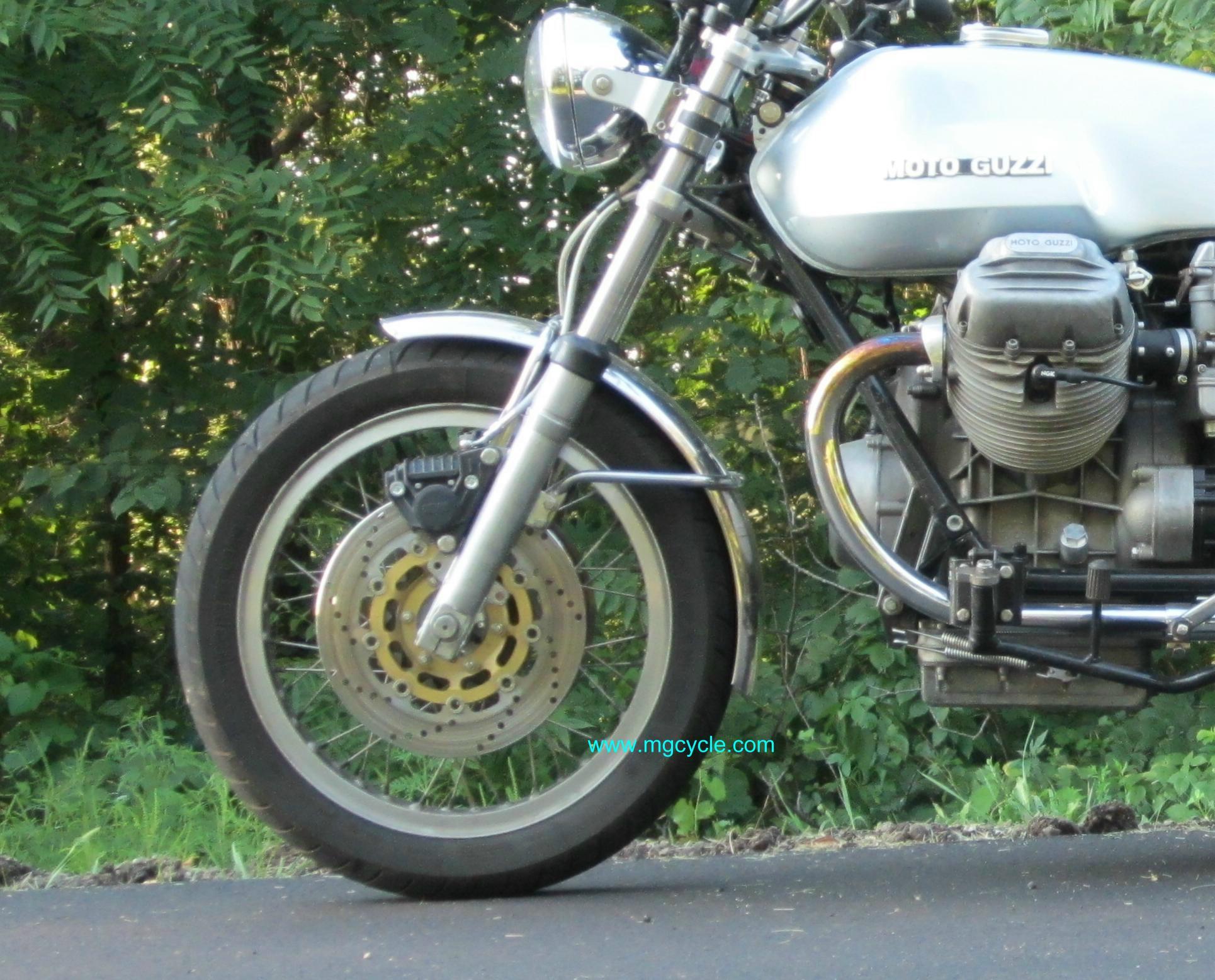 V7 Sport 750S stainless front fender, mudguard