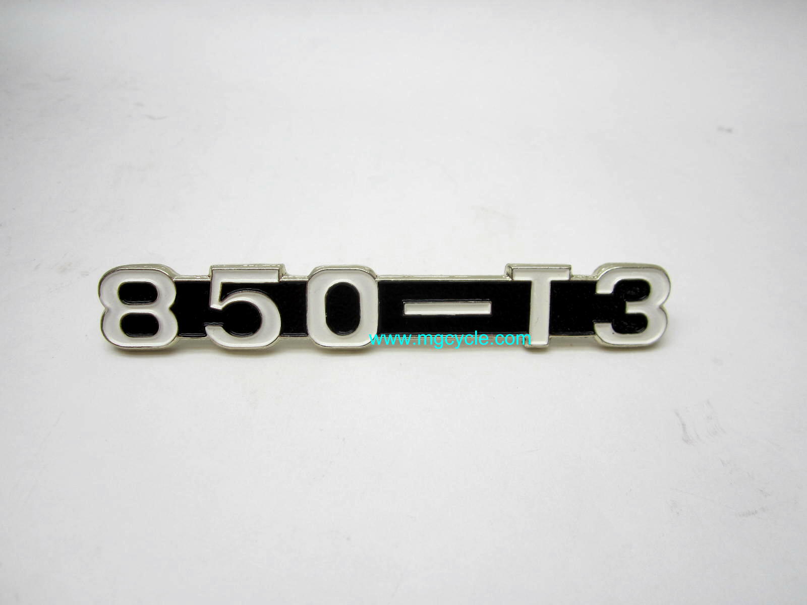 Badge, emblem, \"850-T3\" for side cover