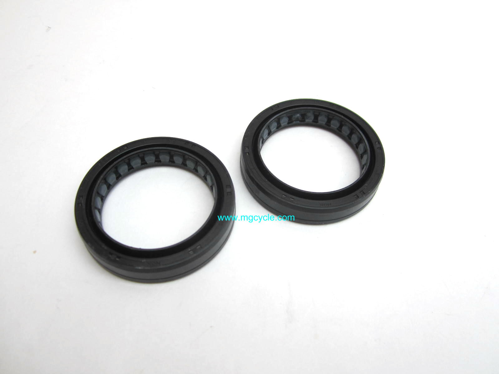 599501 fork seals V11 Sport/LeMans V7 Classic V7 Cafe V7 Racer