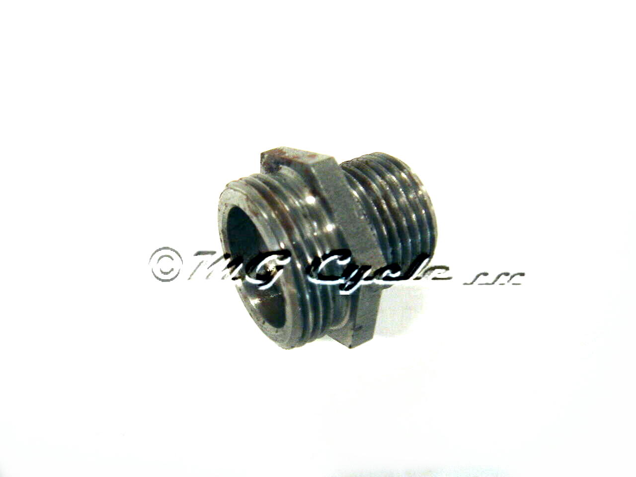 Oil filter adapter, for larger oil filter 30153000 or HF551 - Click Image to Close