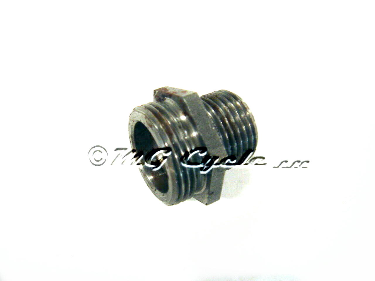 Oil filter adapter, for larger oil filter 30153000 or HF551