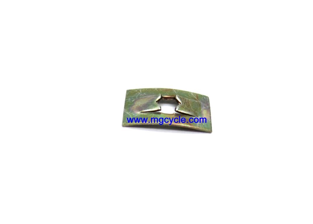 Clip, badge mount, to retain side cover emblems GU39922200 - Click Image to Close