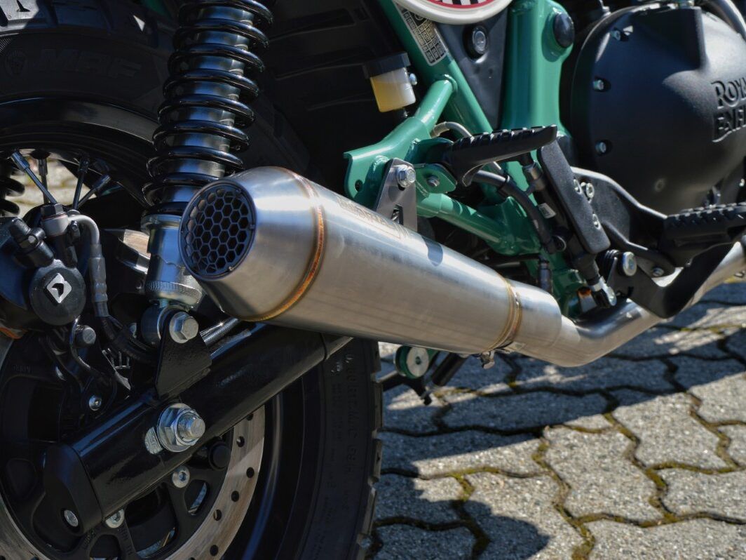 Mistal BLACK PAINTED slip on for Royal Enfield Bear 650