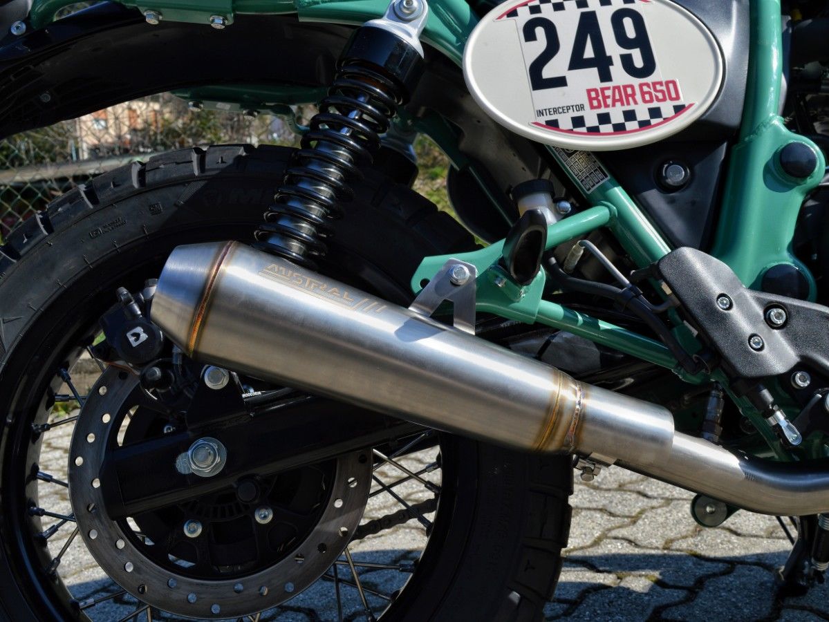 Mistal BLACK PAINTED slip on for Royal Enfield Bear 650