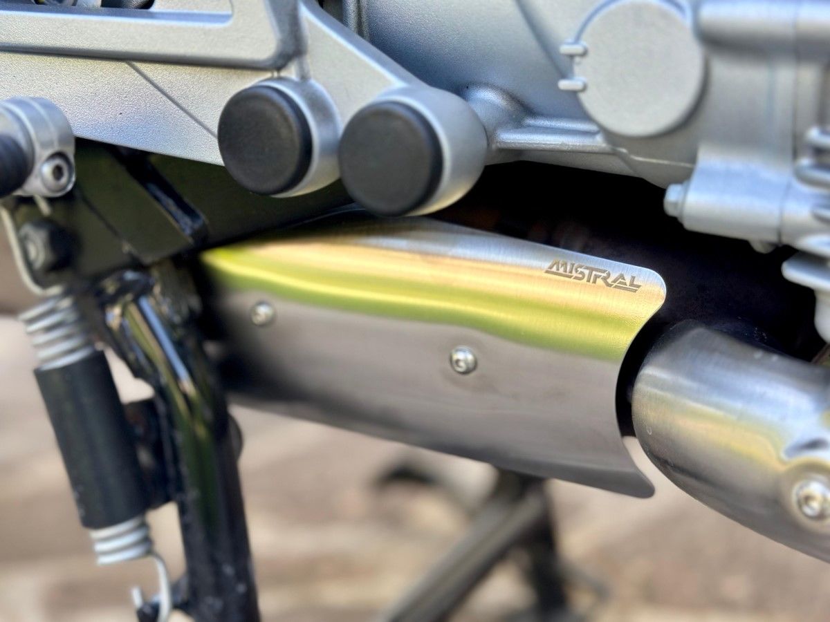 V100 exhaust manifold cover by Mistral (satin/matte finish)