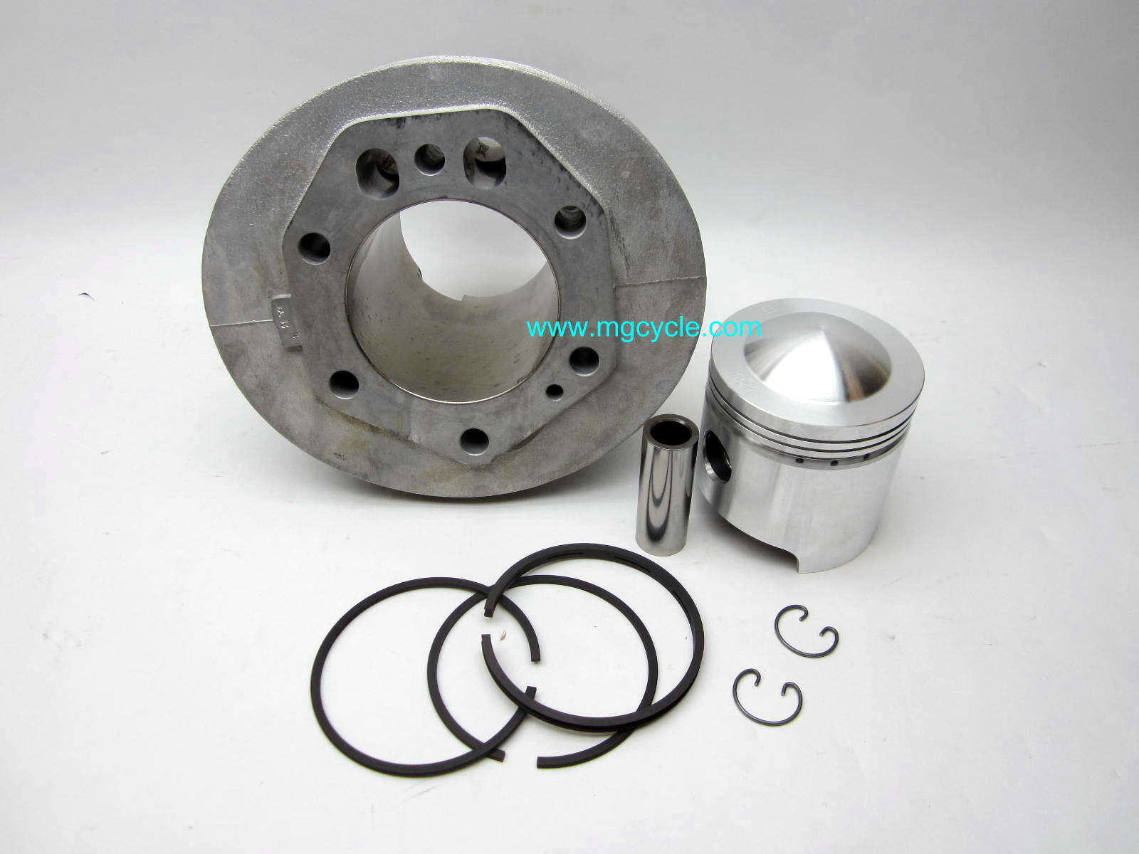 Ambassador two-cylinder piston set