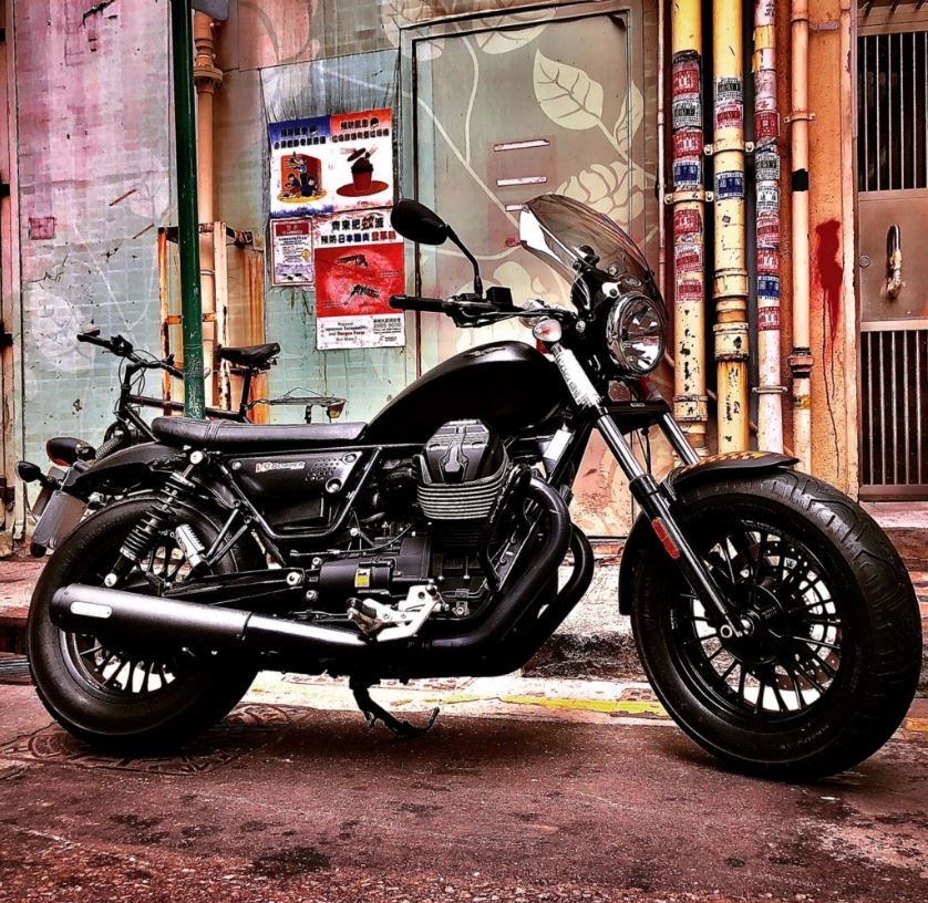 Mistral black slip-on mufflers for V9 Bobber & V9 Roamer