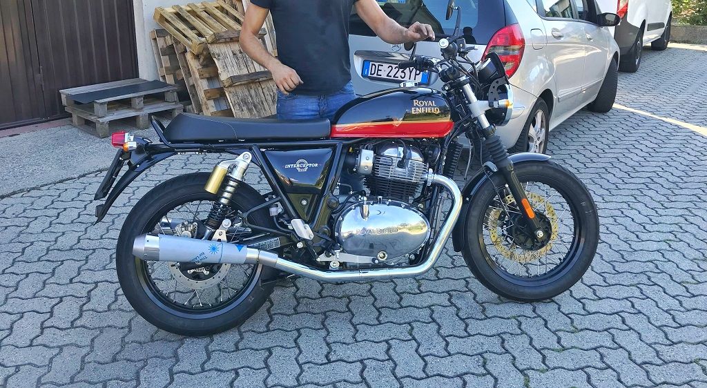 Black flat exhaust Royal Enfield Continental GT 650/Interceptor