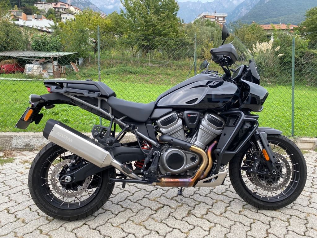 MGHPAN1250BP 1,171.58 Mistral black HarleyDavidson Pan America 1250 Exagon exhaust [MGH