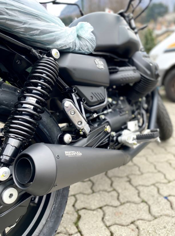 Mistral Black Short mufflers V7 850 2021+: MGH-V7850SHORT-BPAINT