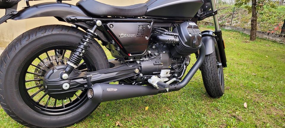 Mistral short conical exhaust V9 850 - black paint