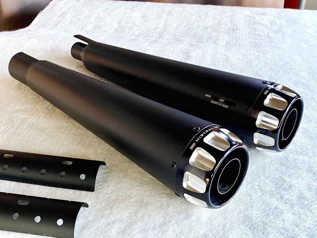 Short Exclusive exhaust for V9 850 E5 in black paint